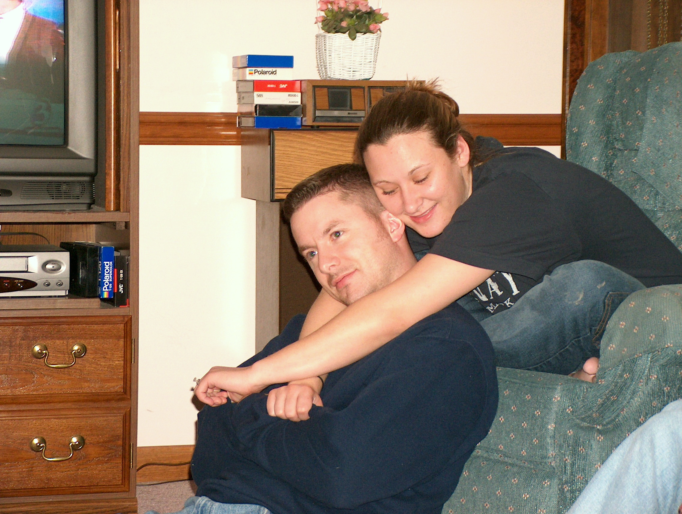 Matt and Steff hug .jpg (107267 bytes)